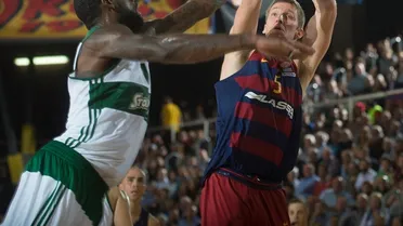 Un juego interior del FC Barcelona Lassa más acertado vence el esfuerzo de Gist (77-52)