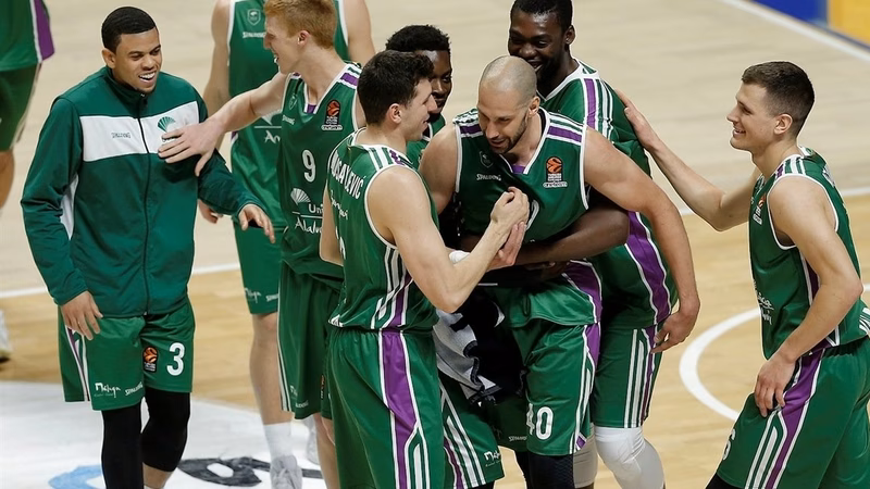 Despedida con sonrisa en el Carpena (87-85)
