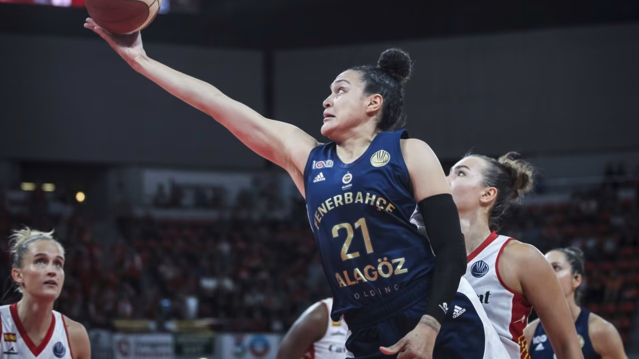 Una jugadora WNBA flipa con el ambiente del Casademont Zaragoza