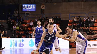 Burgos roza el liderato y Palencia se aleja; exhibiciones de Steinarsson, Díaz y Kupsas