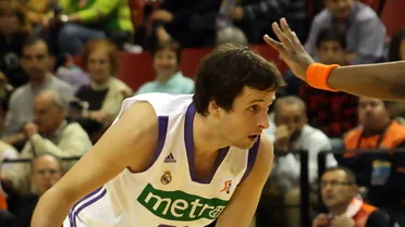 La llegada de Raül López al Euro-Khimki deja al equipo de Scariolo a falta de un pívot para cerrar plantilla