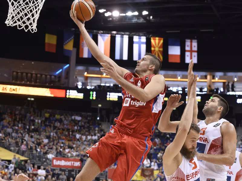 Bjelica y una Serbia hambrienta destapan las vergüenzas de España (70-80)
