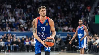 El Estrella Roja quiere seguir mejorando su plantilla: suena Achille Polonara