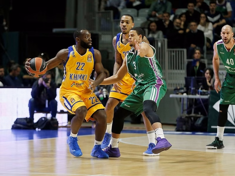 Unicaja sale victorioso del bombardeo de triples de Khimki (93-84)