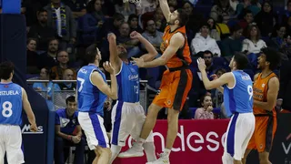 La experiencia de Valencia Basket decantó la balanza en el WiZink Center (79-83)