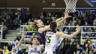 Huesca asalta Pumarín. CB Prat gana en Lobete y aprieta la lucha por el descenso