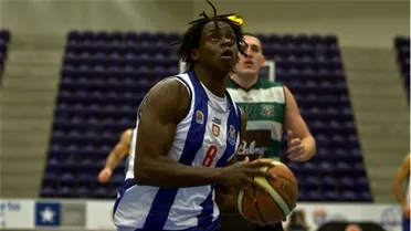 Thomas Bropleh refuerza la línea exterior del Cafés Candelas Breogán