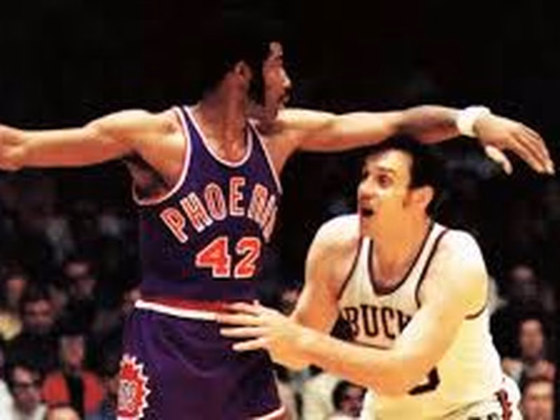 Adiós a Connie Hawkins, un haz de luz brillante desde el lado más oscuro