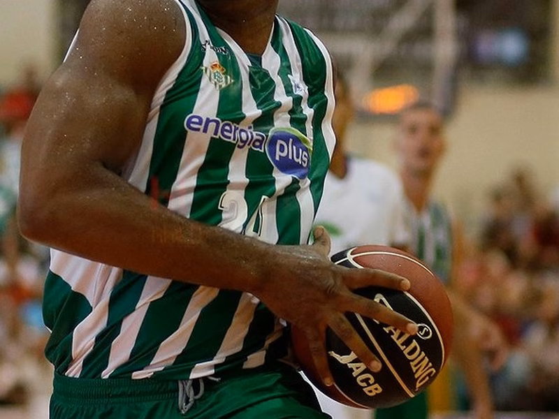 Samardo Samuels, cortado por el Betis; Vladimir Golubovic, el sustituto