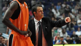 Massine Fall, el de los dos tapones en su debut en ACB ante el Real Madrid, volverá a jugar la Adecco Plata en Ávila. El Clínicas Rincón jugará en Torre del Mar