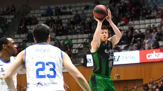 El futuro de la Penya: negociando la salida de Laprovittola y renovación de Harangody