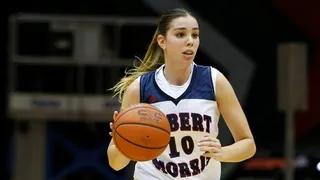 Rebeca Navarro se coloca líder absoluta en porcentaje de triples en la NCAA Div I