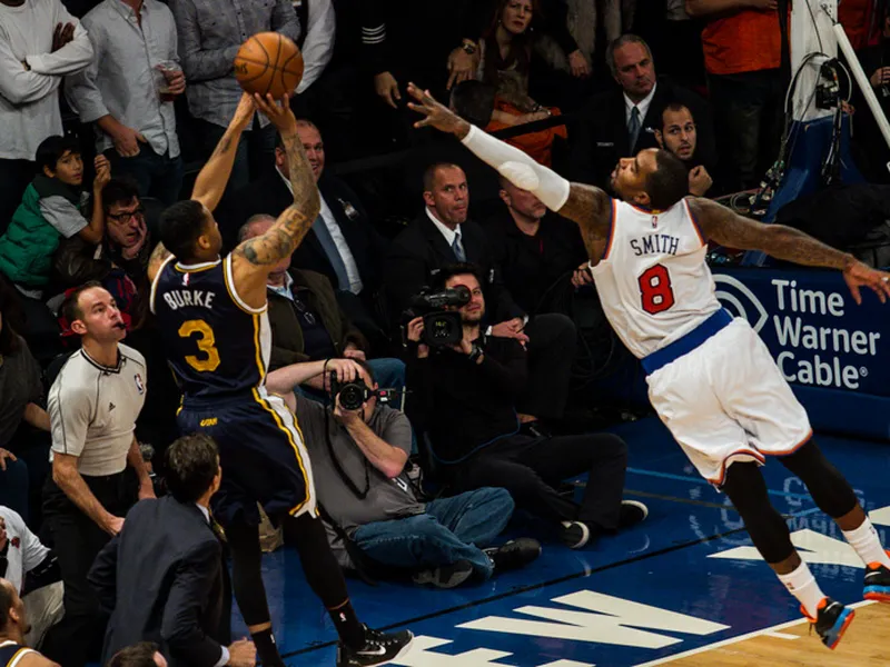 Burke amarga la exhibición de Carmelo. Noche negra para Kobe. Pelicans, de récord