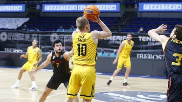 Iberostar Tenerife brilla en la primera parte y sestea en la segunda (85-72)