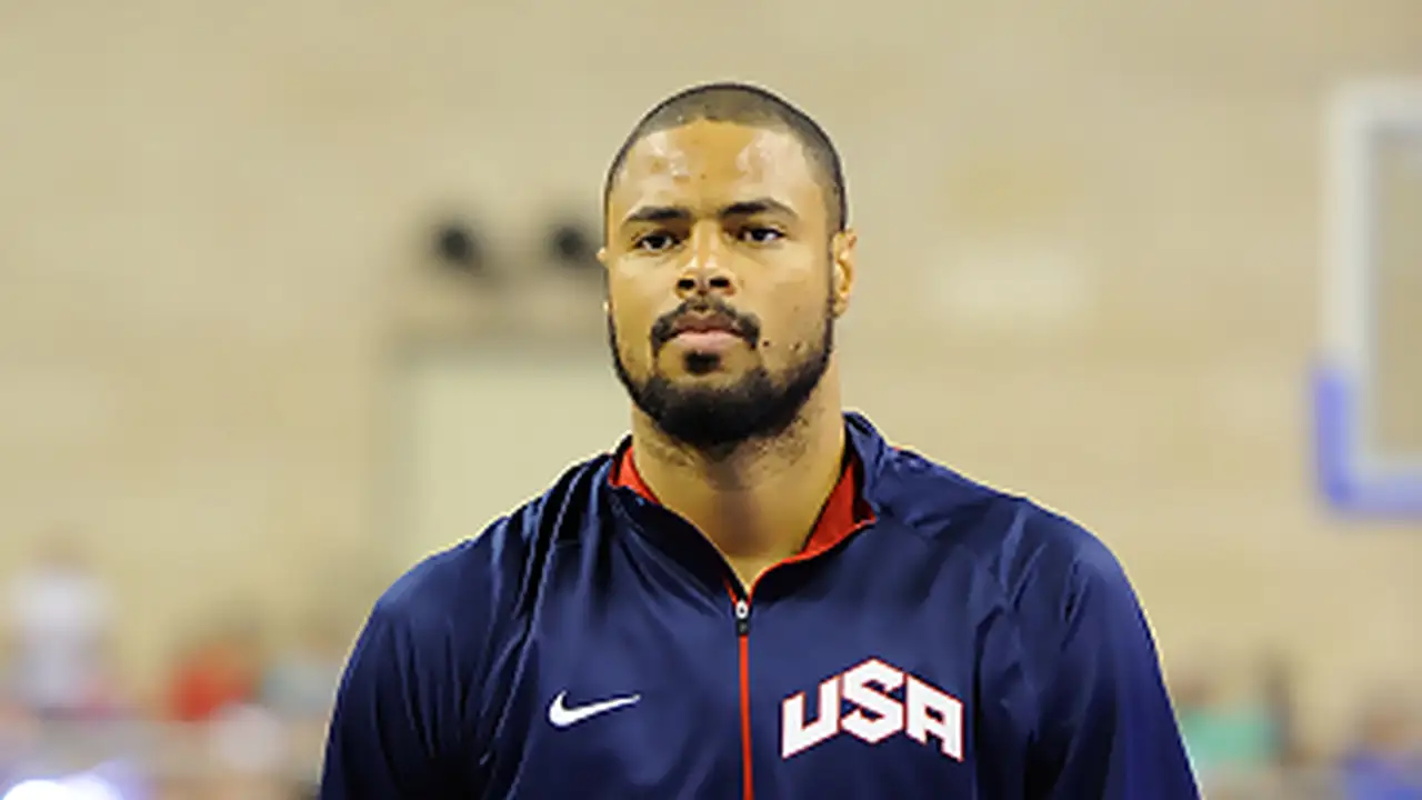 Phil Jackson reabre heridas; Chandler ataca y ¡Bynum lanza desde media cancha!