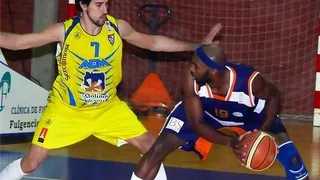 Según los locales, escándalo arbitral en el duelo de líderes AD Molina  CB Tíjola