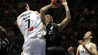 Un espectacular Hervelle lidera la victoria de Bizkaia Bilbao Basket en Vistalegre (80-87)