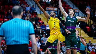 El Unicaja se complica la vida en la BCL tras caer ante el Oostende