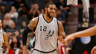 Buenas noticias: LaMarcus Aldridge puede volver a jugar