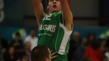 El Zalgiris Kaunas “juega” con la Selección Galega