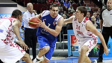 El Lagun Aro GBC ficha al escolta Ivan Paunic y negocia la continuidad de Rihards Kuksiks