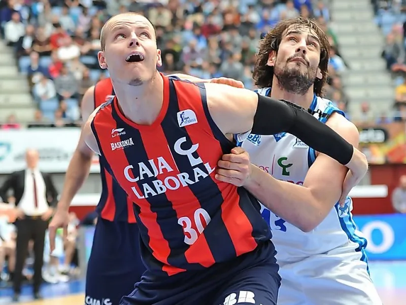 David Doblas renueva con Lagun Aro, Dejan Musli deja Baskonia y firma por el Partizán