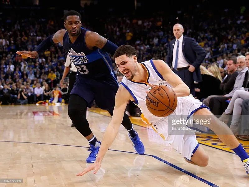 Klay Thompson desatado hace de él y de Curry. Y ya hay entrenador del Este