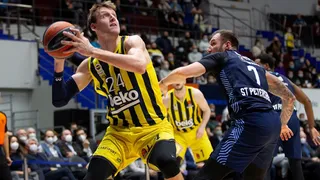 Euroliga (J14) I: Unos Vesely y Kalinic de récord les dan la victoria a sus equipos