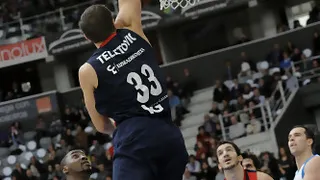 Ribas y Teletovic reconducen al Caja Laboral a la victoria en el derby ante Lagun Aro GBC (86-74)