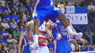 Jerome Tillman también renueva en Ford Burgos