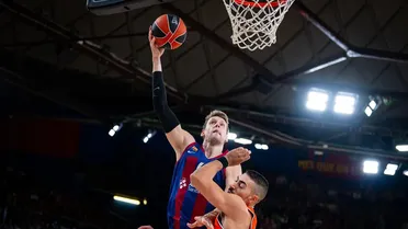 Barcelona venció al Valencia y consolida al Palau como una fortaleza