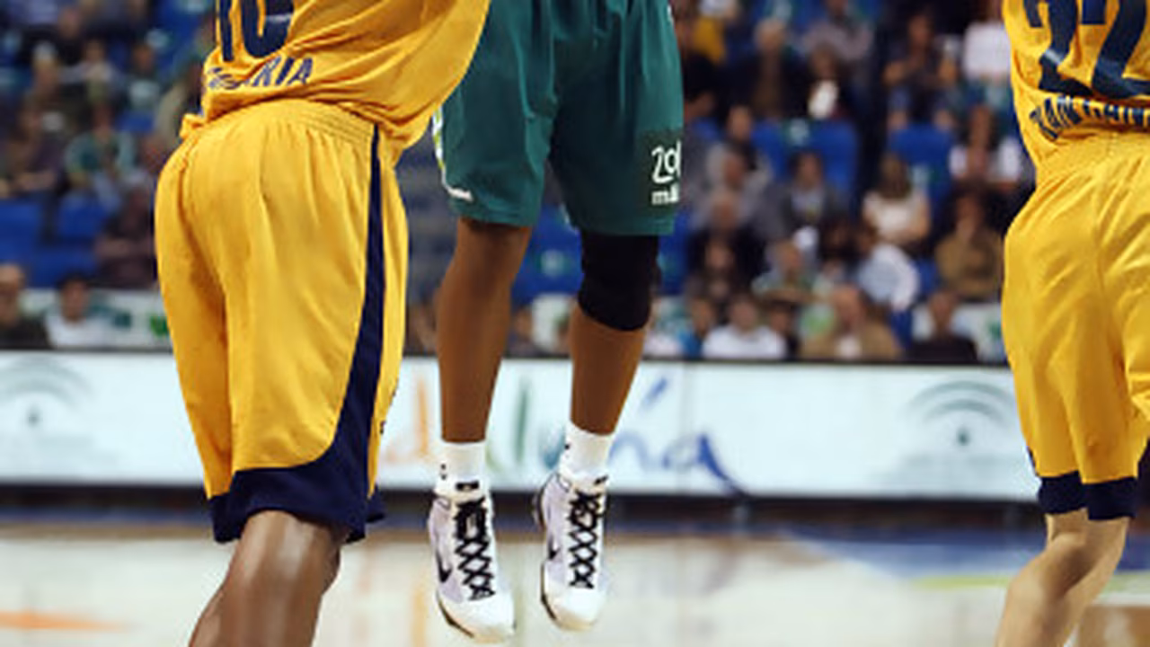 Power Electronics Valencia se lleva a Omar Cook