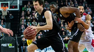 Raül López seguirá sentando cátedra con Dominion Bilbao Basket