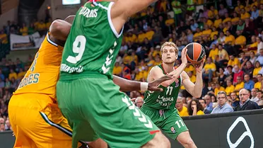 Un arrollador Laboral Kutxa muestra sus credenciales en Limoges (71-107)