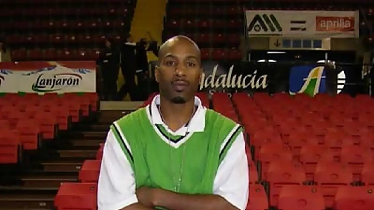 Damon Johnson cambia Huelva por Cantabria y McNaughton out del Hospi