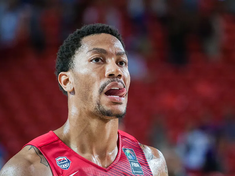 Derrick Rose se lesiona de nuevo: el hombre de las rodillas de cristal