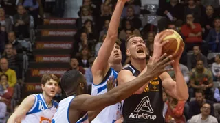 Palencia tropieza de nuevo. Burgos y Lleida no dan opción a Oviedo y Clavijo