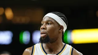 La agresión de Yabusele a Moneke que los árbitros no sancionaron