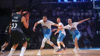 El Real Madrid se impone al Monbus Obradoiro con un gran tercer cuarto (61-81)