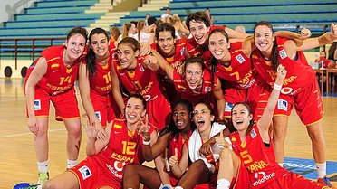 España certifica el verano perfecto ganando a Francia (60-46)