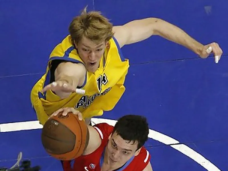 Los Cavaliers podrían sacar del retiro a Sasha Kaun; Marcus Landry, del CAI a los Bucks