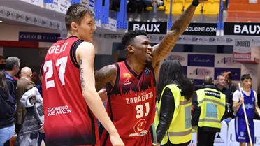 Ennis sobre la bocina endulza el liderato de Zaragoza (91-93)