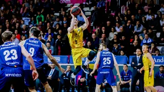 Un enchufado Santi Yusta da la victoria al Iberostar Tenerife ante un correoso Morabanc Andorra (76-86)