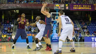 Bostjan Nachbar lidera a un dominante FCB en Polonia (65-104)