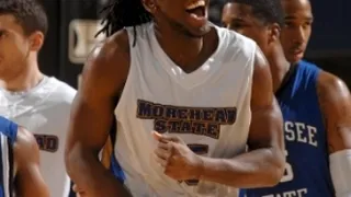 Así mima el aro Kenneth ‘Ferocious’ Faried, el poderoso rookie de los Denver Nuggets