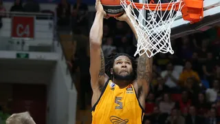 Devin Booker lidera el PER y Nikita Kurbanov la diferencia entre ratios