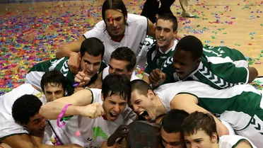 Unicaja Málaga repite y gana otra vez el ‘más que un torneo’: Vilagarcia Basket Cup