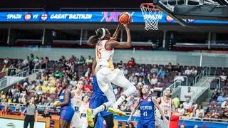 Astou Ndour y la actitud coral pueden ante una Gran Bretaña guerrera (67-59)