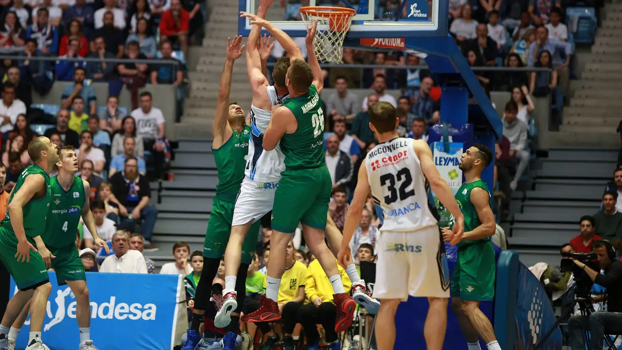 Rio Natura Monbus Obradoiro logra la permanencia arrasando al Betis