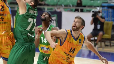 El Gran Canaria sigue mejorando ante el rival más débil de grupo (76-94)